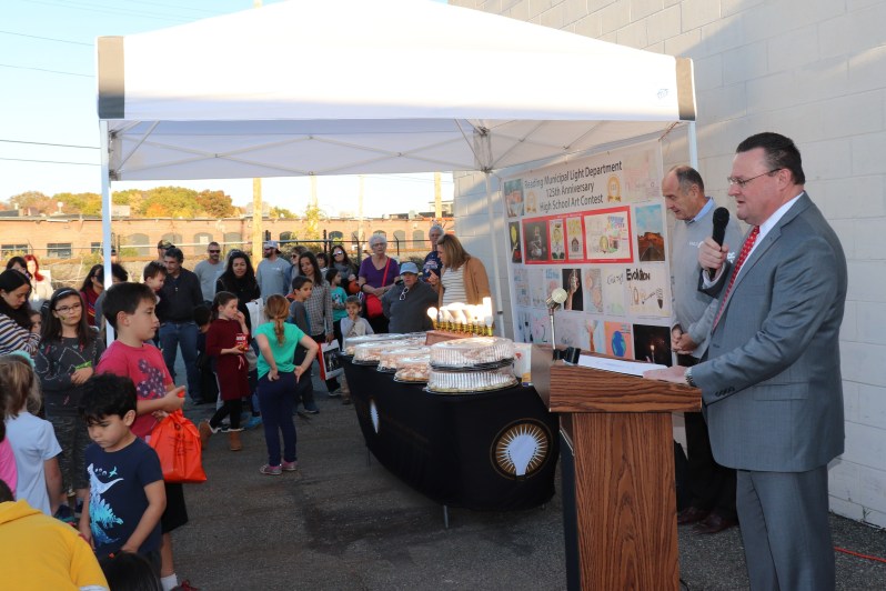Leader Jones reads Resolution