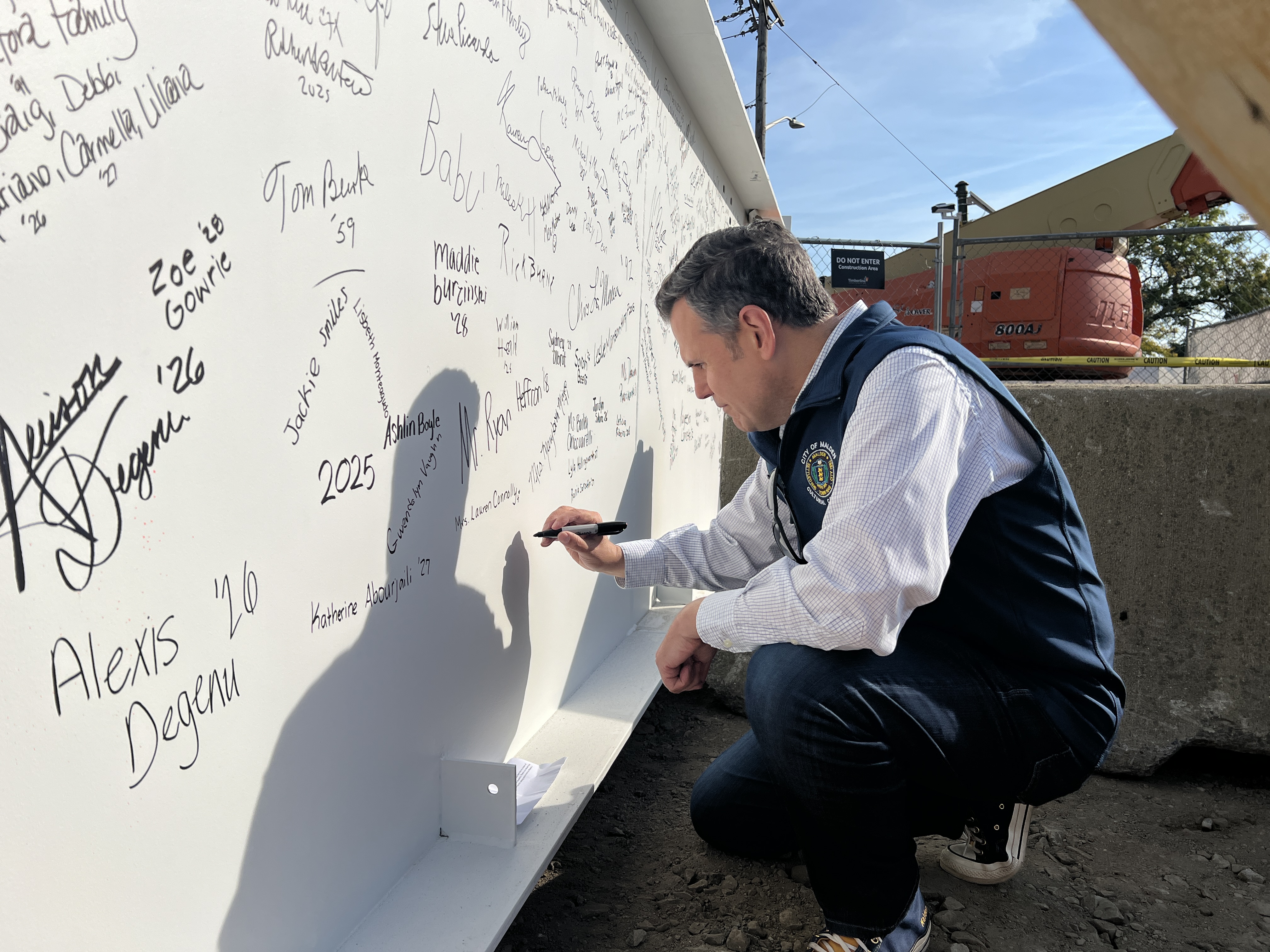 Mayor Christenson Signs Beamat MC